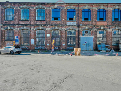 Centrum, bezpłatny parking, do remontu