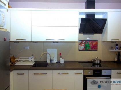 Jasne z dużym balkonem i widokiem na Fort Borek