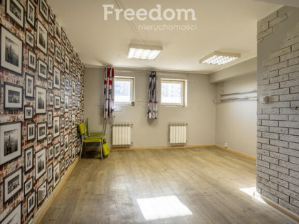 NIŻSZA CENA- Dwa lokale usługowe na os.Baranki