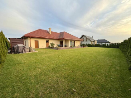 Dom Pruszowice gm. Długołęka, Wspólna