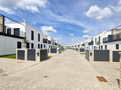 Mieszkanie Atrialne 81,49m2+ogr.16,38m2+ taras20,71m2+mp/ Jagodno