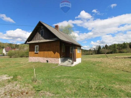 Klimatyczny drewniany dom z ogromnym terenem