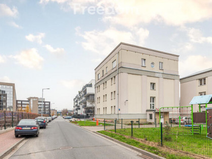 2 pokoje w kameralnej kamienicy na Okęciu