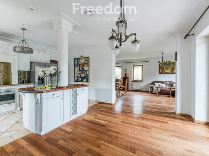 Dworek w otulinie Kampinosu