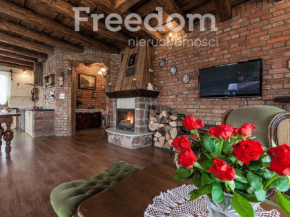 Dom Elbląg/Bielnik II, nad Nogatem Cegła, mur pruski, wiele elementów drewnianych i kamień