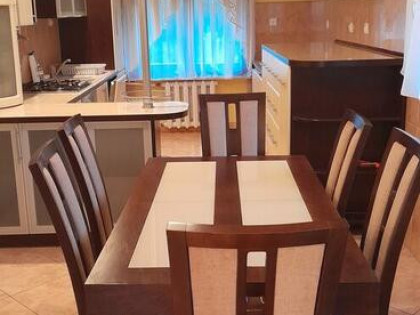 Wynajmę dom 3-piętrowy z opcją hali i biura