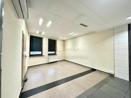 002LW* N. Sącz ul. Długosza, lokal biurowo-usługowy, pow. 3