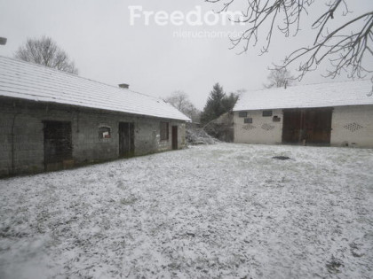 Dwie działki rolno-budowlane o pow. 9758 m2