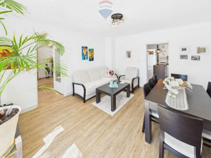 2 domy - 3 niezależne mieszkania - Działka 1884 m²