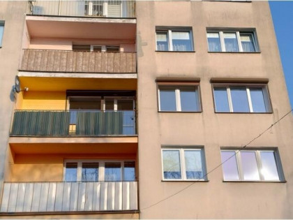 Syndyk sprzeda mieszkanie w Górze!