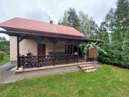 Dom Władysławów gm. Żabia Wola, Kwiatowa