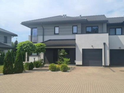 Dom nowoczesny w Stanisławowie