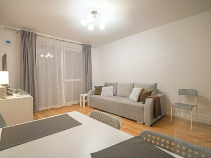 nowa cicha kawalerka, balkon tramwaj, parking