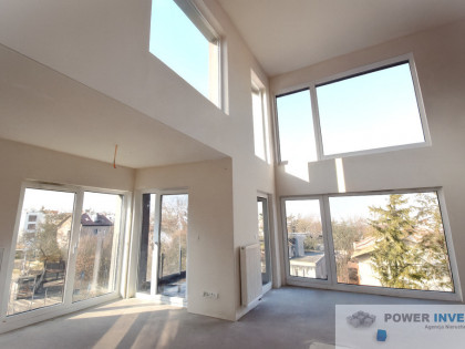 Jasny, słoneczny apartament z tarasem na dachu,