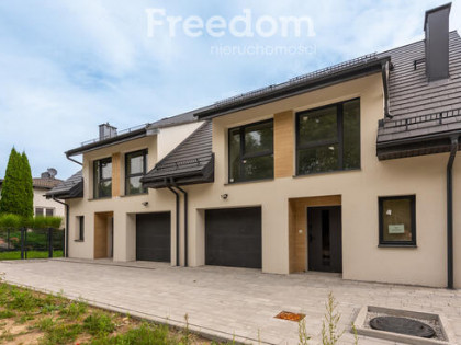 Nowoczesny dom bliźniak w Straszynie – 120 m²