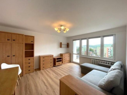 Przestronne  2 pokoje - Bzowa 1, w okolicy las