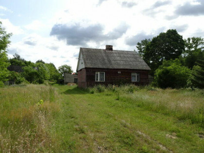 Syndyk sprzeda udziały 3/16 oraz 3/16 - Sadek - 90%