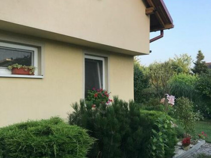 Dom całoroczny 60 m² + działka 13,5 ar + drewniany domek 30