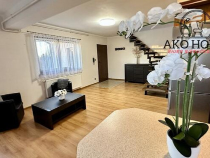 Dom 240 m² pod inwestycję – 4 lokale + 2 garaże!