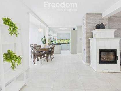 Dom wolnostojący w świetnej lokalizacji – Mikołów