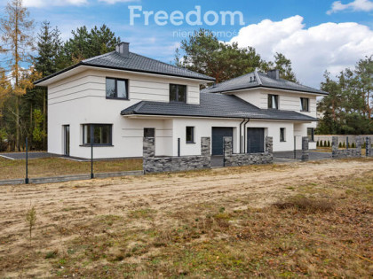 Bliźniak z garażem na kameralnym osiedlu