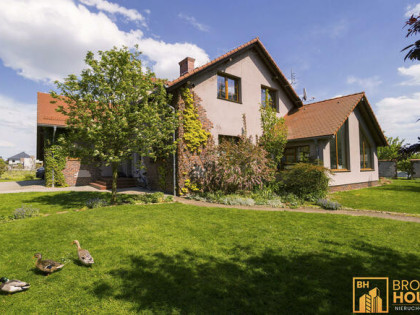 Dom Ciepielowice gm. Dąbrowa, Magnolii