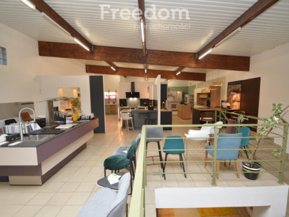 Lokal handlowo - usługowy.