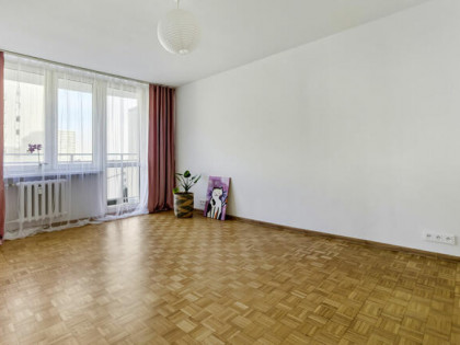 60m2/ 3-pok. z balkonem / pry metrze Kondratowicza