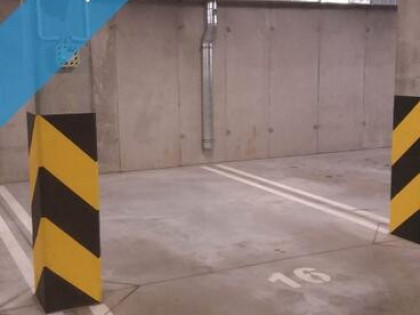 Obniżka ceny. Miejsce postojowe w garażowcu- Nowa Cukrownia.