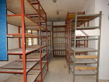 003L* Nowy Sącz ok. ul. Kunegundy, budynek handlowo- usługow