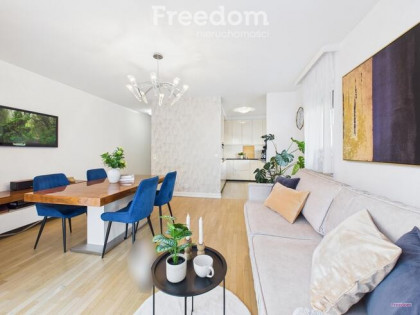 Przestronne 2 poziomy z balkonem