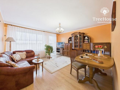 Ostatnie piętro – jasne, ciche i przestronne