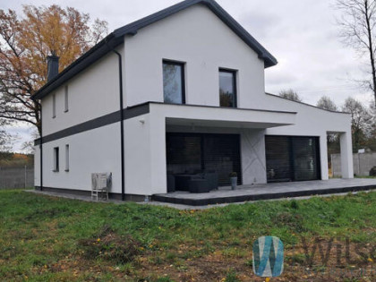 Dom Wiązowna, Dobra