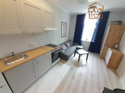 Wynajmę jasną kawalerkę przy ulicy Kołłątaja 42