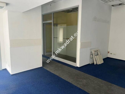 Lokal z dużą witryną 120 m2 Mokotów