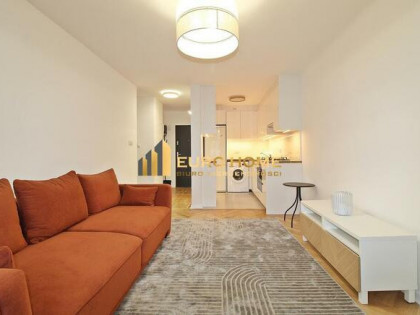 BLISKO HALO MIROWSKIEJ, KLIMATYZACJA, CICHE