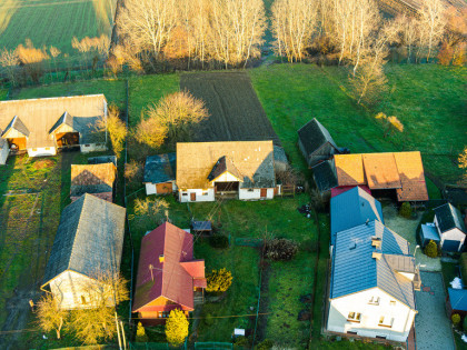 Dom i bydunek gospodarczy- Marcinkowice gm. Radłów