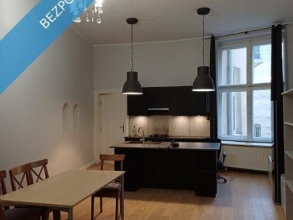 Klimatyczne mieszkanie w kamienicy w centrum Łodzi - bezpośrednio!