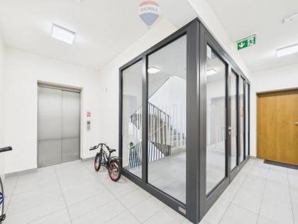 2 pokoje, balkon i garaż – komfort i styl w jednym