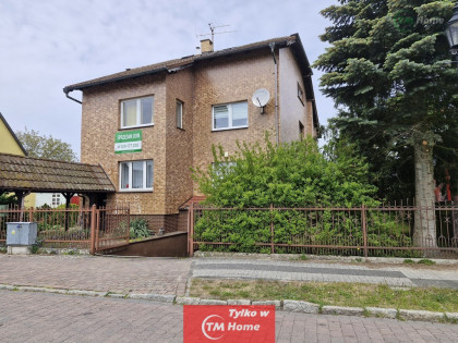 Karlino, zachodniopomorskie, dom blisko rzeki.