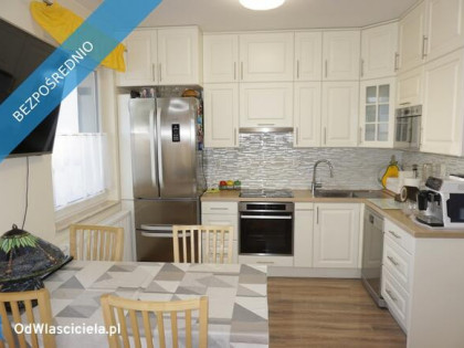 apartament dwu-poziomowy  , wysoki parter + I piętro, dwa tarasy, dwa parkingi , komórka usytuowany 