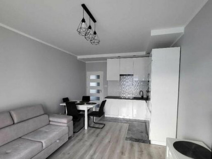 mieszkanie trzypokojowe z balkonem