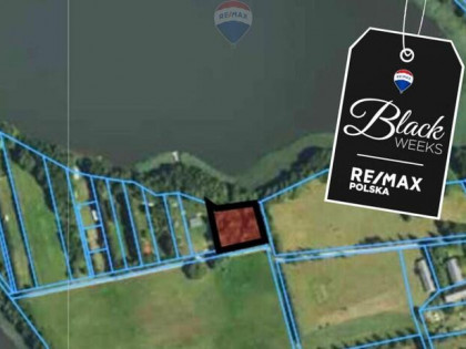 Działka z linią brzegową, siedlisko z sadem i las