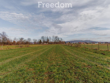 Działka budowlana z częścią rolną w Lusławicach!