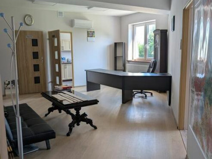 Do wynajecia obiekt 1800m z możliwoscia rozbudowy