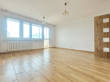 Czteropokojowe mieszkanie na Bemowie do sprzedania