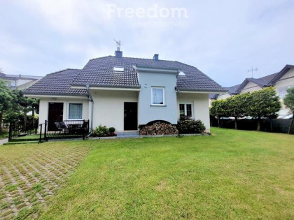 Dom w Trzęsaczu mieszkaj i zarabiaj nad morzem.