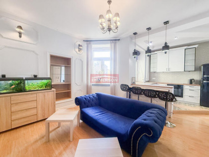 Podwyższony parter, Bulwary Wiślane, Centrum