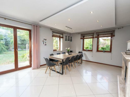 Dom Czernica, M. Reja