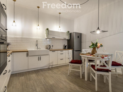 91 m² w kamienicy po remoncie – centrum